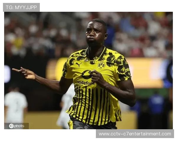 吉拉西头球梅开二度，多特蒙德半场2-0领先美因茨